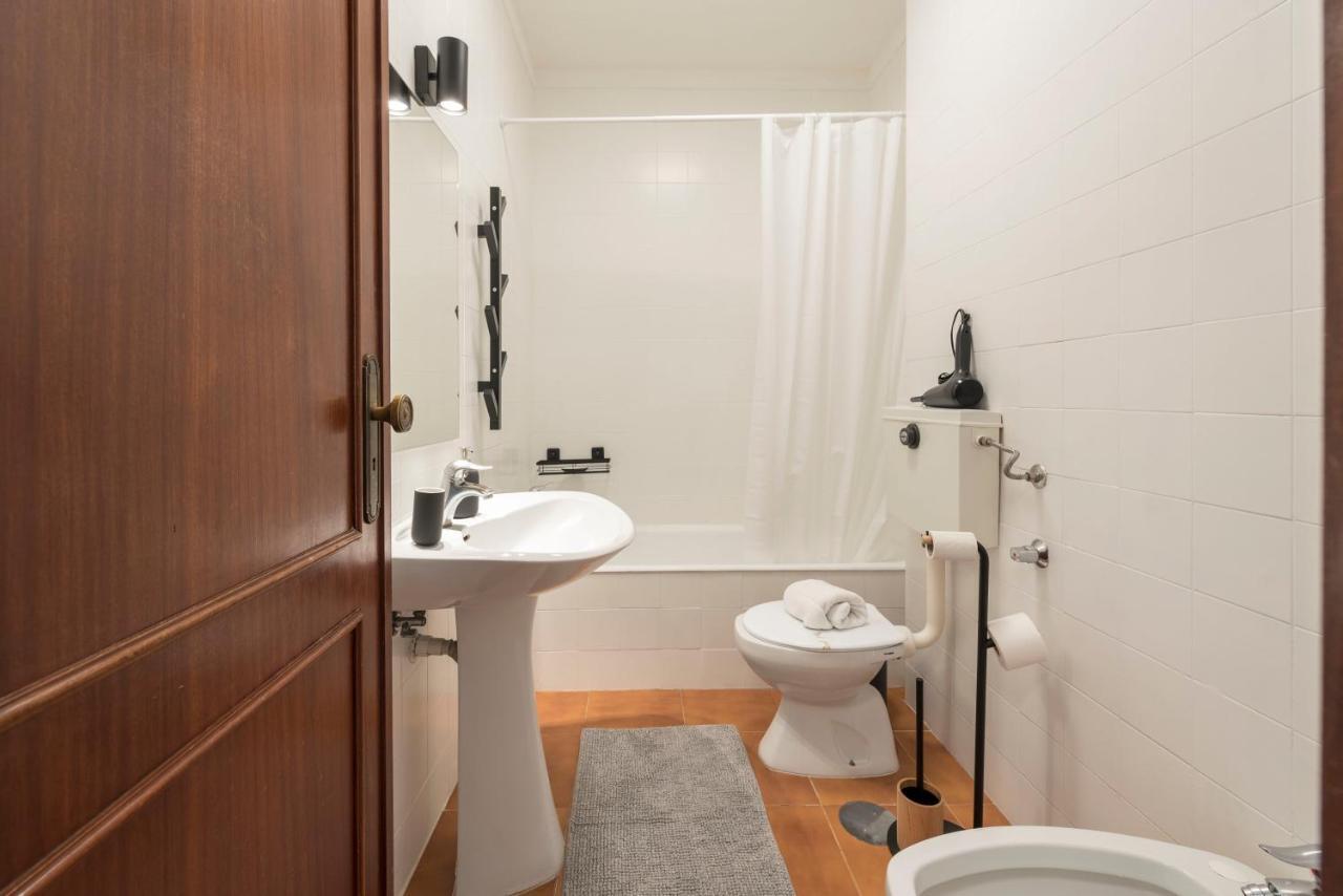 Lovelystay - Newly Decorated 2Br Flat With Free Parking Vila Nova de Gaia Luaran gambar